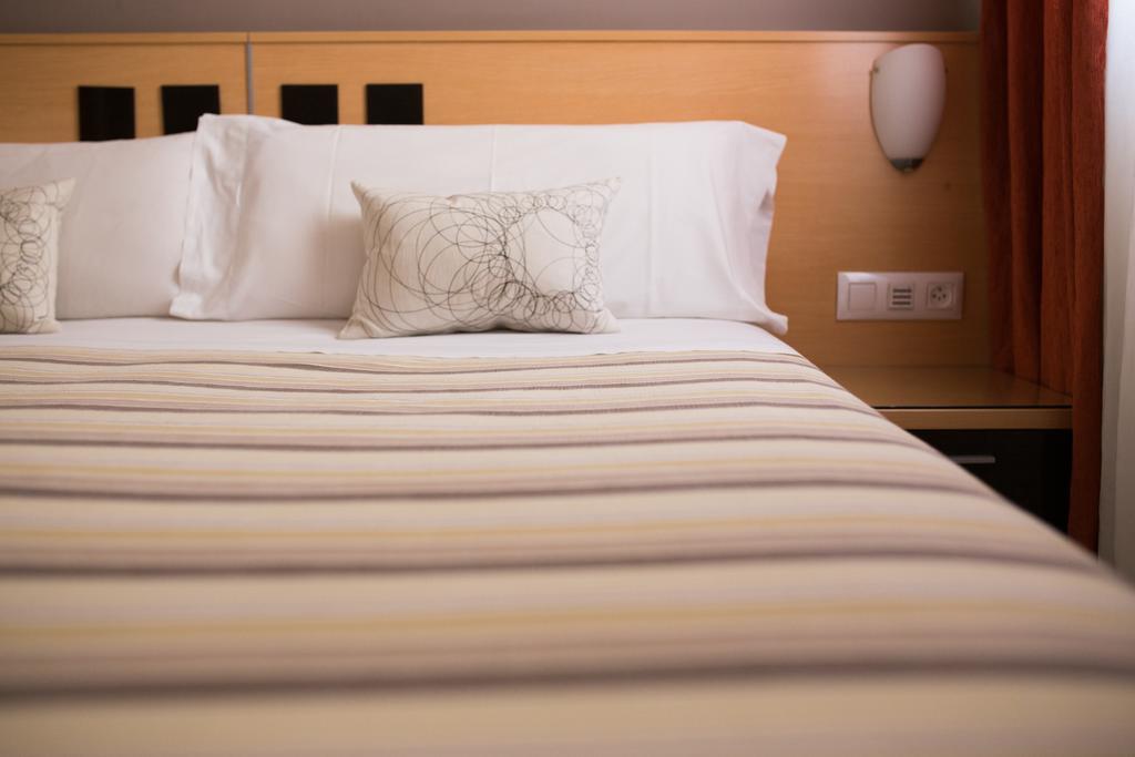 Hostal Albero By Eme Hoteles Sanlucar la Mayor Bagian luar foto