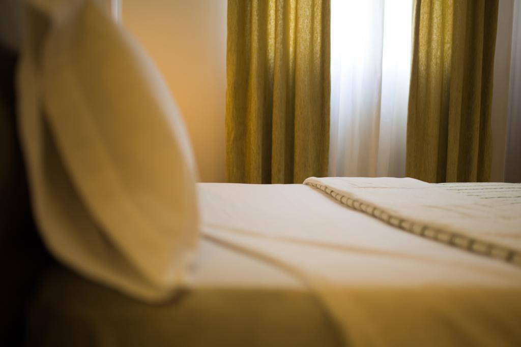 Hostal Albero By Eme Hoteles Sanlucar la Mayor Bagian luar foto