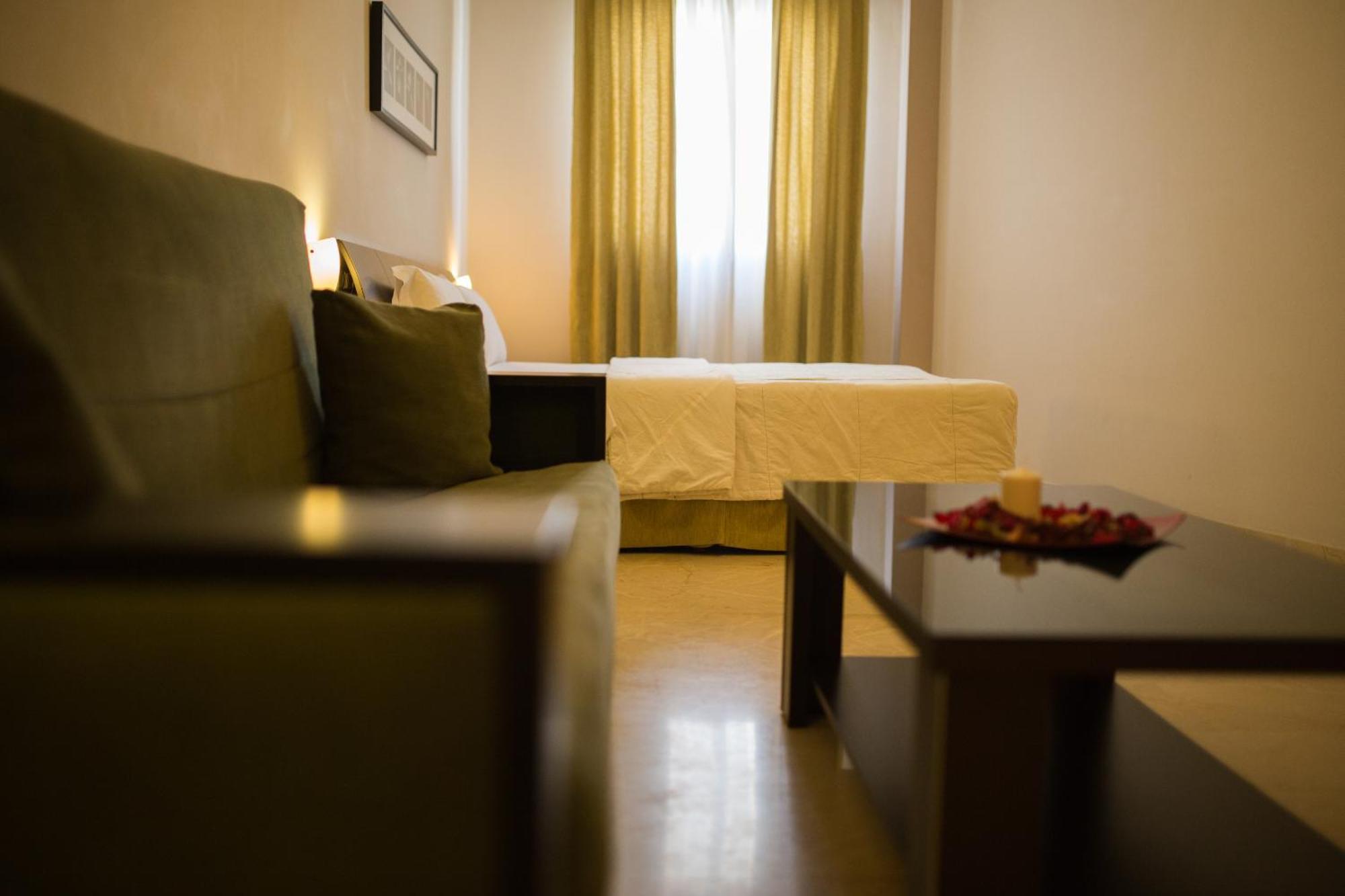 Hostal Albero By Eme Hoteles Sanlucar la Mayor Bagian luar foto